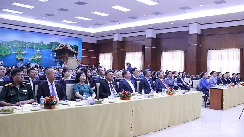 Các đại biểu tham dự sự kiện. (Ảnh: DUY TOÀN)