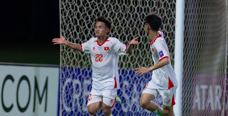 Niềm vui của các cầu thủ U17 Việt Nam sau khi ghi bàn vào lưới Yemen - Ảnh: AFC