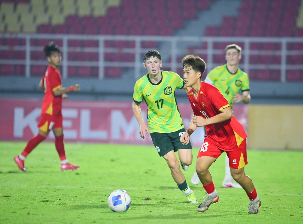U17 Việt Nam bất lợi về thể hình so với các đối thủ tại VCK giải châu Á (Ảnh: VFF).

