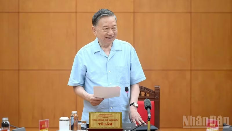 Đồng chí Tổng Bí thư, Chủ tịch nước Tô Lâm chủ trì buổi làm việc với một số cơ quan về đánh giá nguồn lực phát triển đất nước. (Ảnh: ĐĂNG KHOA)