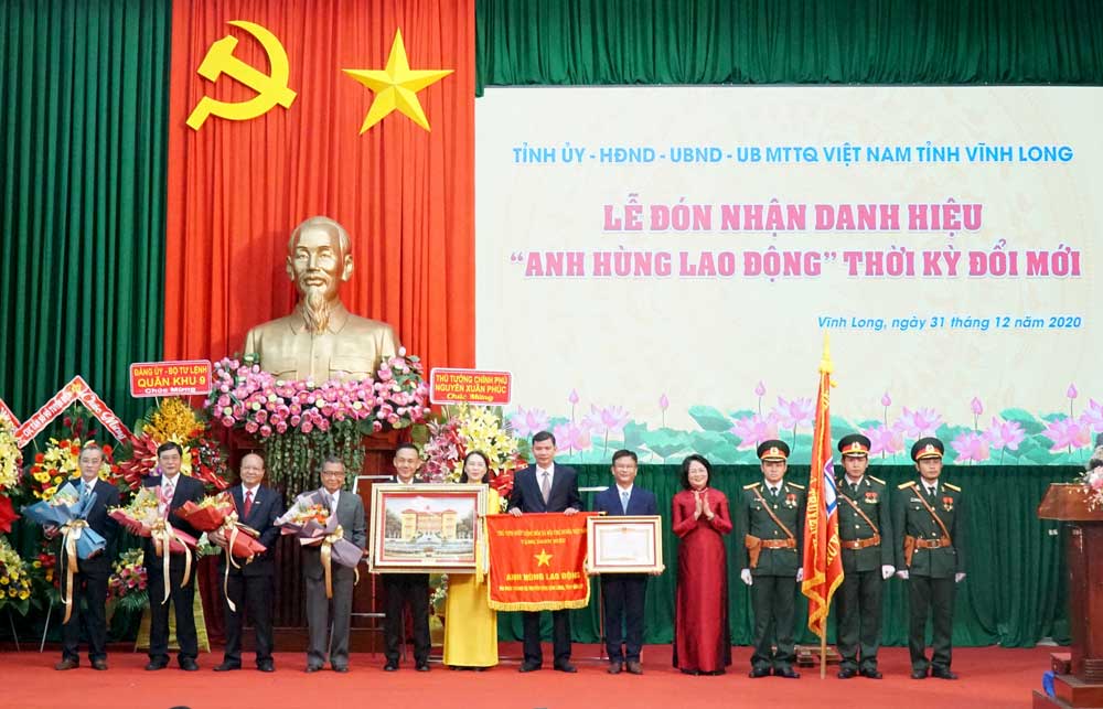 THVL nhận Danh hiệu “Anh hùng Lao động”, ngày 31/12/2020.