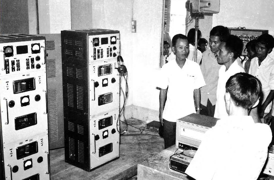 Buổi phát sóng đầu tiên.