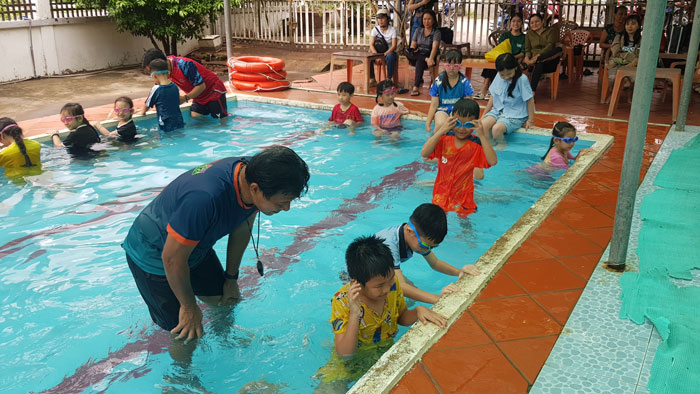 Huyện Trà Ôn tiếp tục rà soát, mở rộng quy mô các lớp học bơi, hướng đến mục tiêu mọi trẻ em đều được học bơi.
