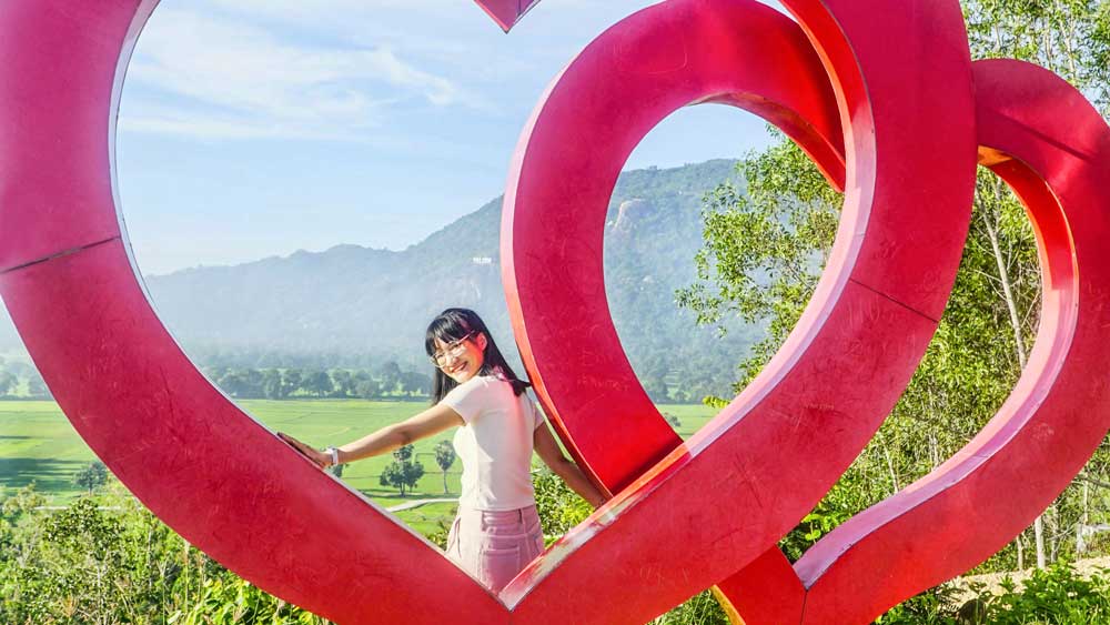 Khi đã đủ vững vàng từ bên trong, người ta không còn tìm kiếm những mối quan hệ để lấp khoảng trống, mà tìm những người bạn đồng hành.

