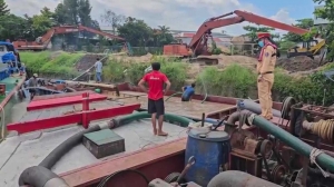 Phát hiện 3 phương tiện chở cát sông không hóa đơn chứng từ