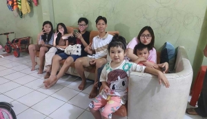 Khi “khối nghỉ hưu” chăm “khối nghỉ hè”