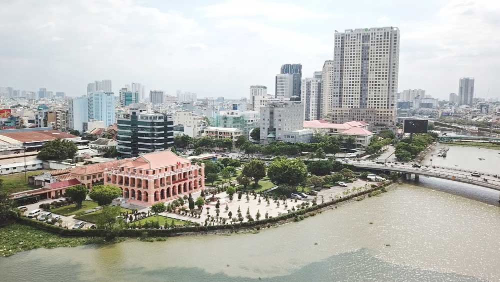 Bến Nhà Rồng- nơi lưu dấu bước chân khởi đầu cho hành trình vĩ đại của Chủ tịch Hồ Chí Minh.