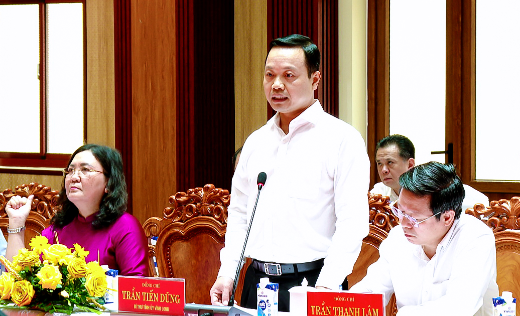 Bí thư Tỉnh ủy Vĩnh Long Trần Tiến Dũng phát biểu.