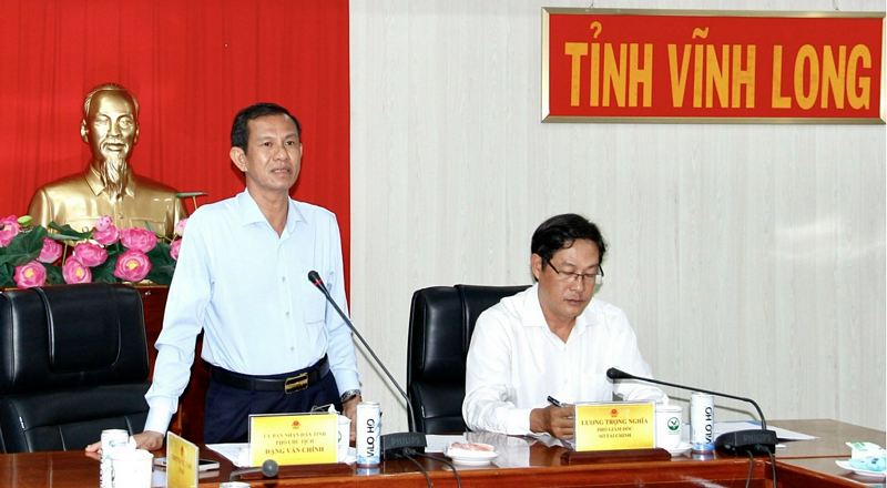 Ông Đặng Văn Chính- Ủy viên Thường vụ Tỉnh ủy, Phó Chủ tịch Thường trực UBND tỉnh chủ trì hội nghị gặp gỡ, đối thoại giải quyết các khó khăn, vướng mắc cho doanh nghiệp.