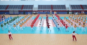 Hơn 500 VĐV đồng diễn chào mừng Ngày quốc tế yoga
