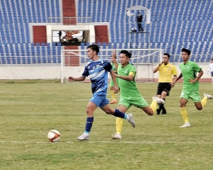 Cuộc đua thăng hạng chưa ngã ngũ