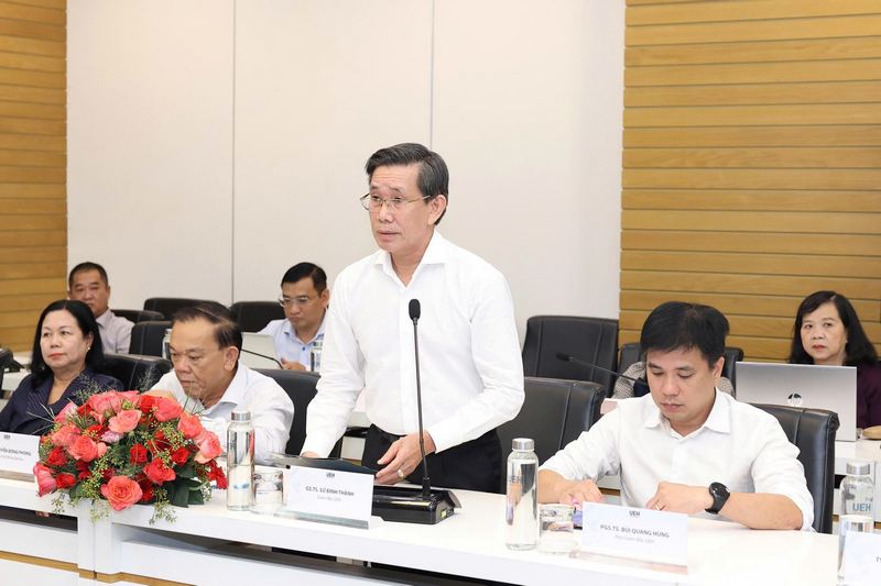  
Lễ công bố chương trình “UEH đồng hành cùng 4 nghị quyết trụ cột của Bộ Chính trị”. Ảnh: UEH cung cấp
