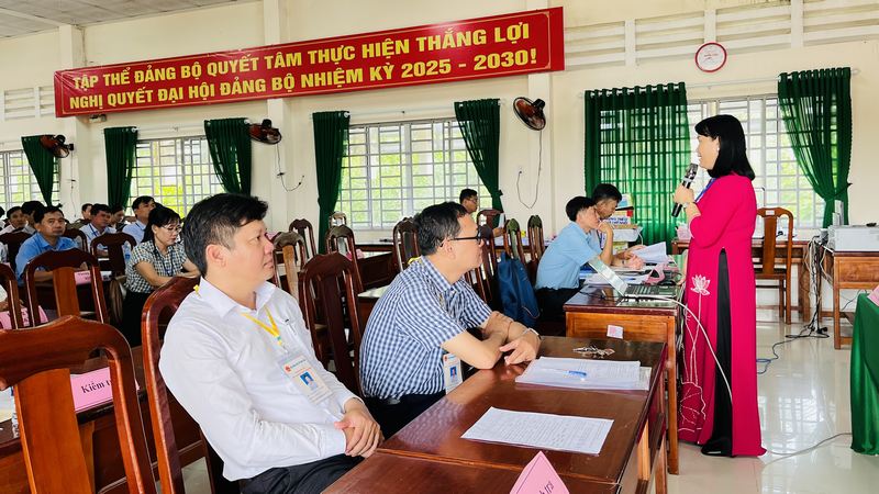 Sinh hoạt quy chế thi cho cán bộ làm công tác thi, giám thị coi thi.