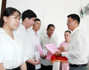 117 suất học bổng Phạm Hùng- Võ Văn Kiệt và học bổng “Học không bao giờ cùng”