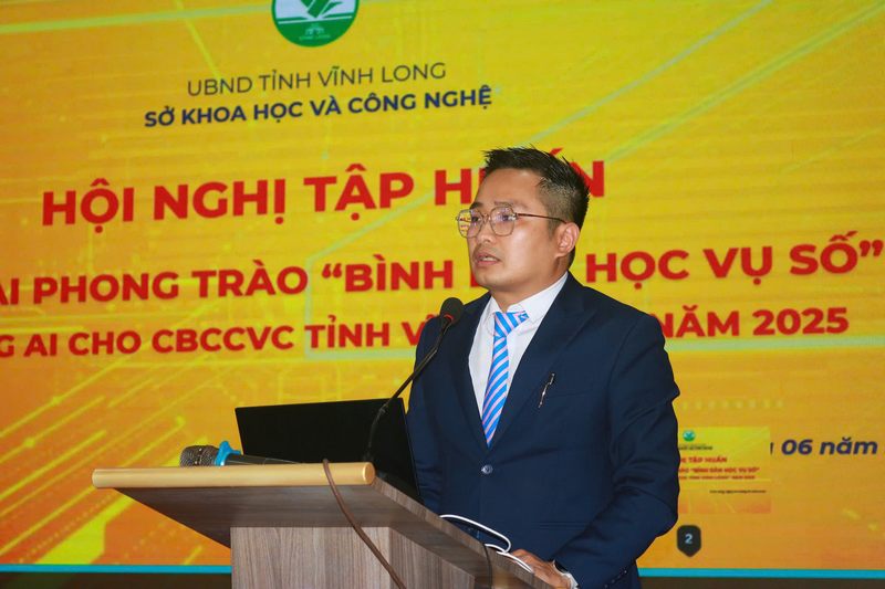 Tập huấn bình dân học vụ số: “Ứng dụng AI dành cho cán bộ, công chức và viên chức tỉnh Vĩnh Long”.