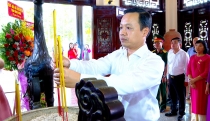 Dâng hương kỷ niệm 113 năm ngày sinh Chủ tịch Hội đồng Bộ trưởng Phạm Hùng