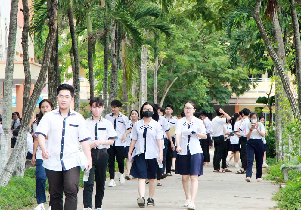 Ngày thi đầu tiên an toàn, nghiêm túc, đề thi vừa sức.