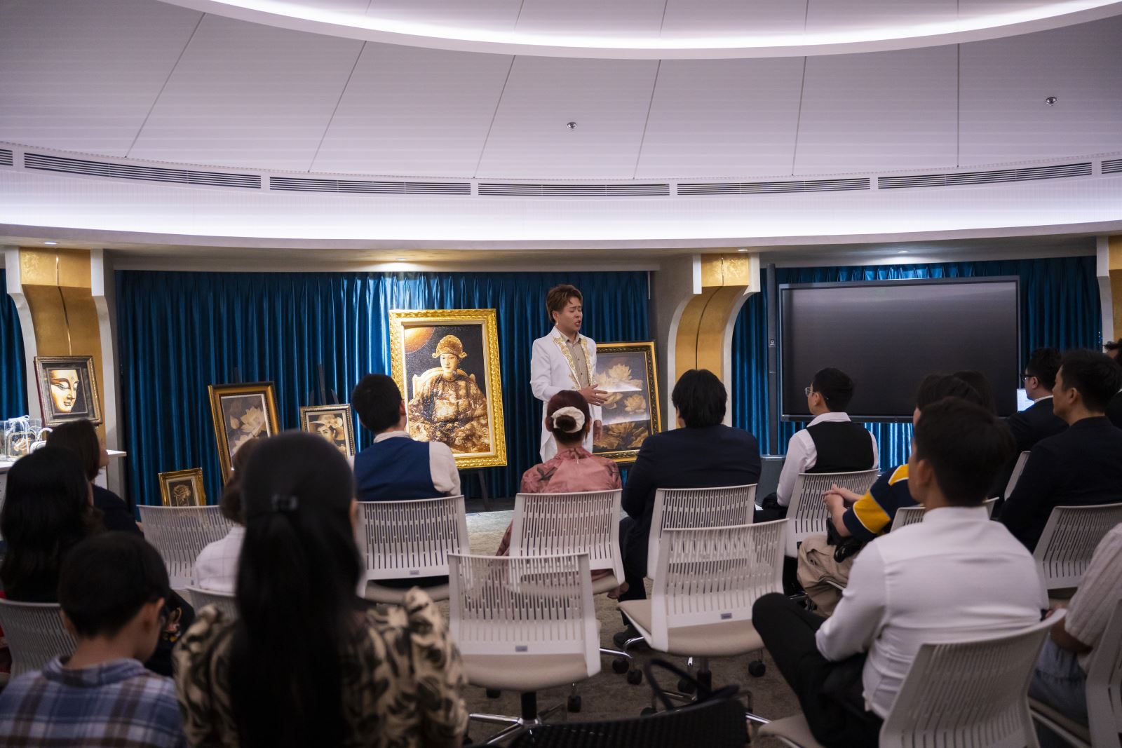 Phần trình diễn của nghệ sĩ opera Riku Matsubara.
