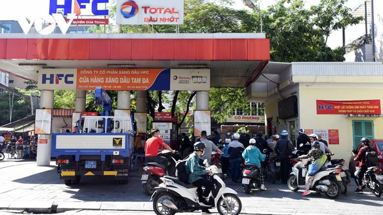 
Giá xăng dầu được liên Bộ điều chỉnh tăng giá đồng loạt từ chiều 12/6
