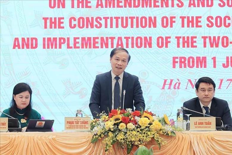 Đồng chí Phạm Tất Thắng, Ủy viên Trung ương Đảng, Phó Trưởng ban Tuyên giáo và Dân vận Trung ương điều hành buổi họp báo. Ảnh: An Đăng/TTXVN
