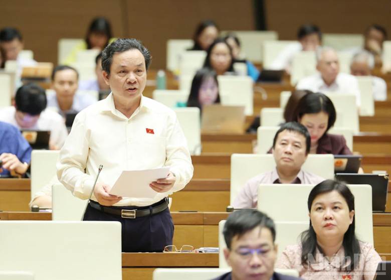 Đại biểu Quốc hội phát biểu tại Kỳ họp thứ 9, Quốc hội khóa XV. (Ảnh: DUY LINH)


