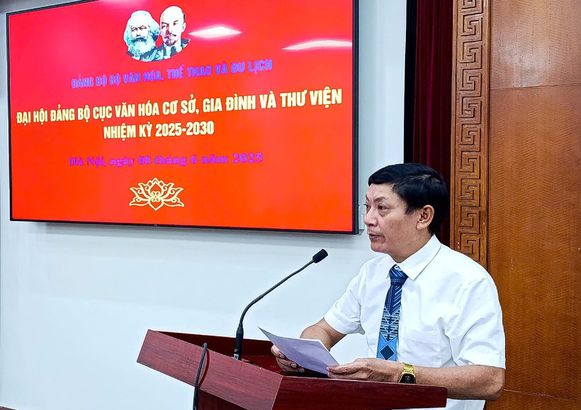 Phó Cục trưởng Cục Văn hóa cơ sở, Gia đình và Thư viện Khuất Văn Quý.