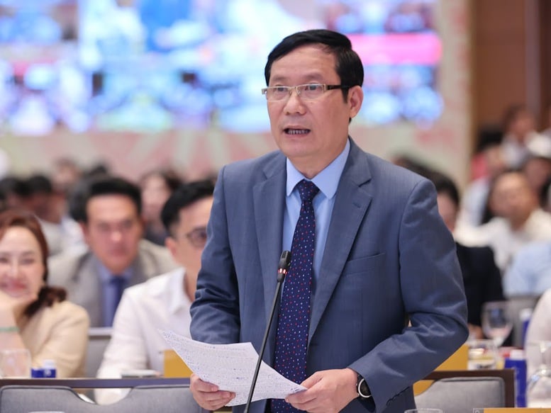 Ông Phạm Tấn Công, Chủ tịch VCCI đề nghị Nhà nước mạnh dạn giao nhiệm vụ cho các hiệp hội doanh nghiệp, và chuyển một số dịch vụ công giao cho các hiệp hội doanh nghiệp thực hiện. Ảnh: VGP
