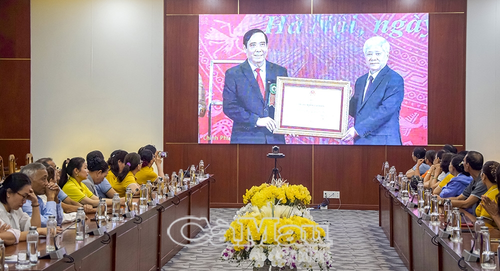 Chủ tịch nước trao tặng Huân chương Lao động hạng Nhất cho Hội Người cao tuổi Việt Nam ghi nhận những đóng góp to lớn trong công cuộc xây dựng và phát triển đất nước.