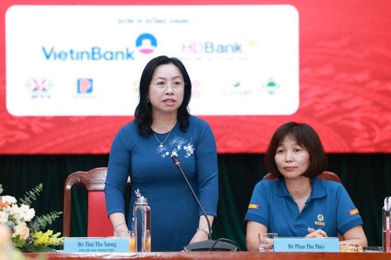 Phó Chủ tịch Thường trực Tổng Liên đoàn Lao động Việt Nam Thái Thu Xương phát biểu.