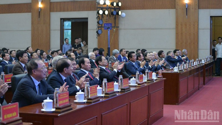 Thủ tướng Phạm Minh Chính và các đồng chí lãnh đạo, đại biểu dự Lễ công bố. (Ảnh: THANH GIANG)
