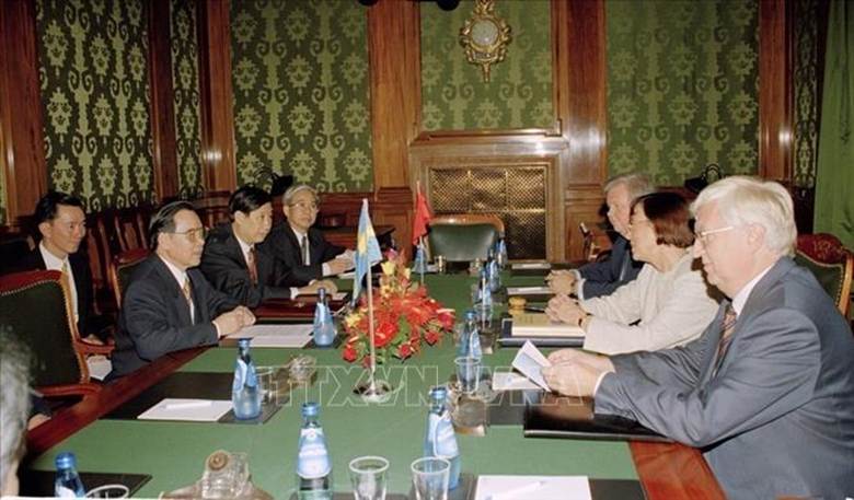 Thủ tướng Phan Văn Khải hội đàm với Chủ tịch Quốc hội Thụy Điển Birgitta Dahl (Stockholm, 21/9/1999). Ảnh: Thế Thuần/ TTXVN