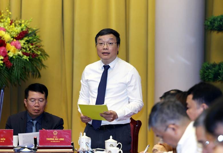 
Thứ trưởng Bộ Nội vụ Trương Hải Long cho biết, Luật Tổ chức chính quyền địa phương (sửa đổi) gồm 7 chương, 54 điều; có hiệu lực thi hành từ ngày được thông qua (16/6/2025) - Ảnh: VGP/Đức Tuân