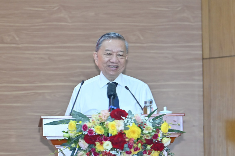Tổng Bí thư Tô Lâm phát biểu chỉ đạo tại buổi làm việc với Đảng ủy Mặt trận Tổ quốc, các đoàn thể Trung ương. (Ảnh ĐĂNG KHOA)