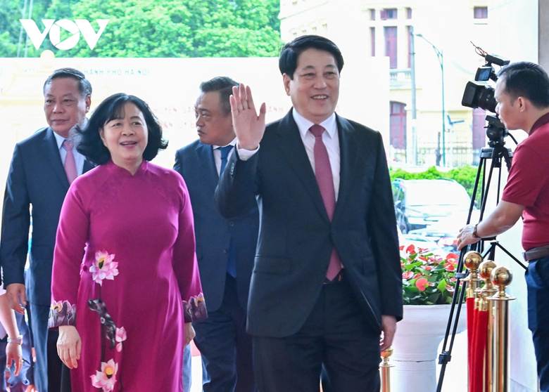 Tại Cung Văn hoá Hữu nghị Việt Xô, TP. Hà Nội, Chủ tịch nước Lương Cường đến dự Lễ công bố tại địa phương. Hà Nội là 1 trong 11 đơn vị hành chính cấp tỉnh không thực hiện sắp xếp trong đợt này. Về cấp xã, sau sắp xếp, sáp nhập, Hà Nội có 126 xã, phường.
