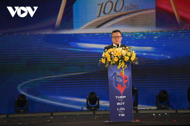 Ông Lê Quốc Minh, Ủy viên Trung ương Đảng, Phó Trưởng Ban Tuyên giáo và Dân vận Trung ương, Tổng Biên tập Báo Nhân Dân, Chủ tịch Hội Nhà báo Việt Nam, Chủ tịch Hội đồng Giải báo chí Quốc gia phát biểu tại lễ trao giải.