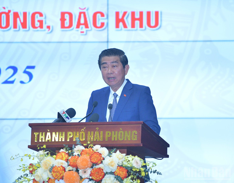 Lãnh đạo thành phố Hải Phòng công bố các Quyết định của Trung ương về Sáp nhập đơn vị hành chính cấp tỉnh, cấp xã. (Ảnh: THANH GIANG)