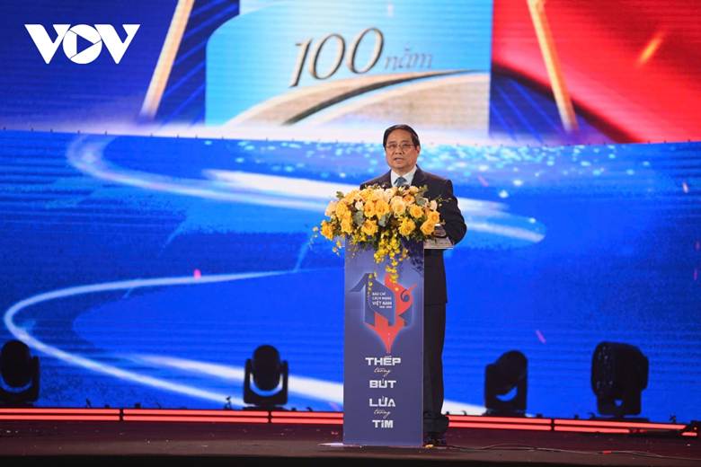 Trao giải A và phát biểu tại buổi lễ, Thủ tướng Phạm Minh Chính ghi nhận, đánh giá cao và trân trọng cảm ơn những đóng góp to lớn của các cơ quan báo chí, những nhà báo lão thành, các thế hệ những người làm báo cho sự nghiệp cách mạng của dân tộc, góp phần quan trọng làm nên những thành tựu vĩ đại của Đảng, Nhà nước và Nhân dân ta; tri ân sâu sắc những người làm báo đã hy sinh cả cuộc đời mình vì sự nghiệp Báo chí cách mạng Việt Nam.
