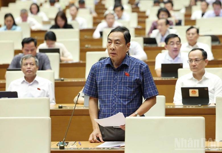 Đại biểu Phạm Văn Hòa (Đoàn Đồng Tháp). (Ảnh: DUY LINH)