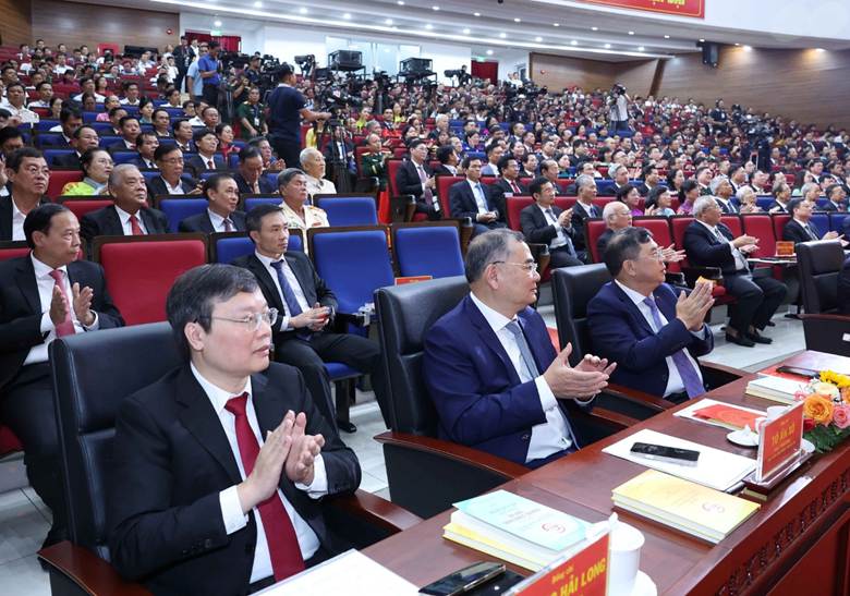 Các đại biểu dự Lễ công bố.