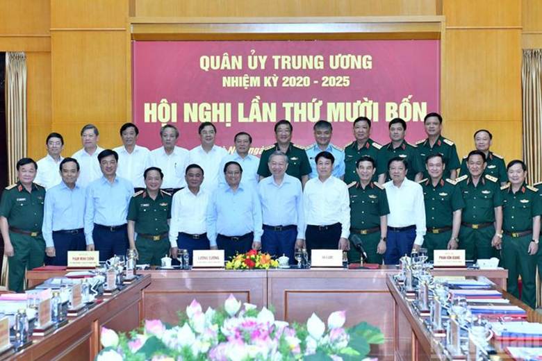 Tổng Bí thư Tô Lâm, Chủ tịch nước Lương Cường, Thủ tướng Chính phủ Phạm Minh Chính với các đại biểu dự hội nghị.