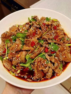 Gỏi bò trộn cay