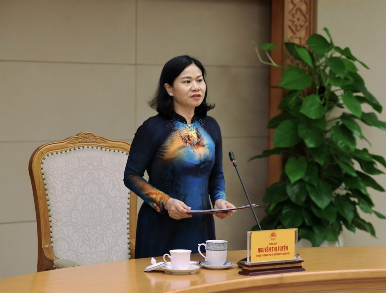 Đồng chí Nguyễn Thị Tuyến, Ủy viên Ban Chấp hành Trung ương Đảng, Phó Bí thư Đảng ủy Chính phủ phát biểu tại buổi gặp mặt - Ảnh: VGP/Lan Anh

