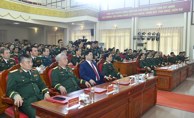 Đại tướng Phan Văn Giang, Phó Thủ tướng Chính phủ, Bộ trưởng Bộ Quốc phòng và các đại biểu dự Lễ công bố - Ảnh: VGP/Nguyễn Hoàng
