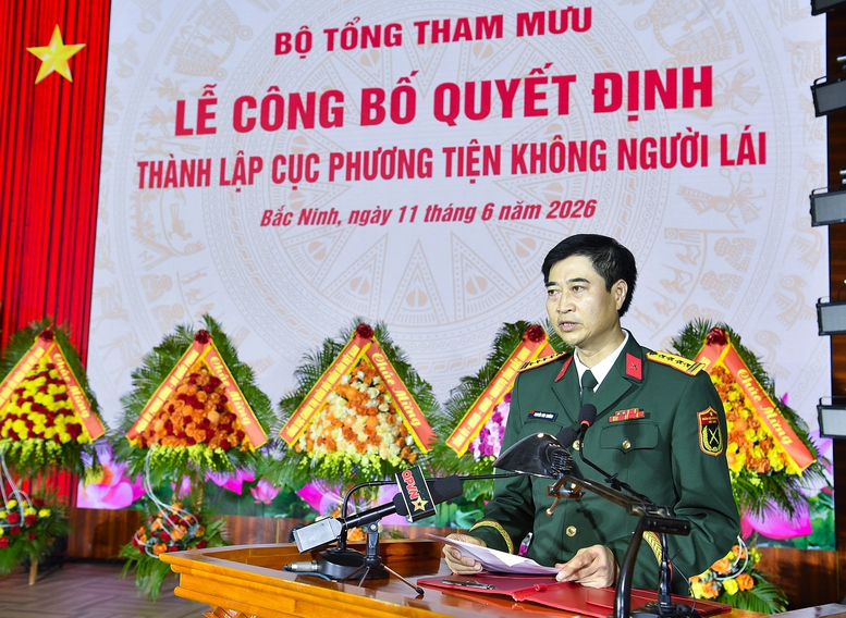 Đại tá Nguyễn Văn Trường, Cục trưởng Cục Phương tiện không người lái phát biểu tại Lễ công bố - Ảnh: VGP/Nguyễn Hoàng