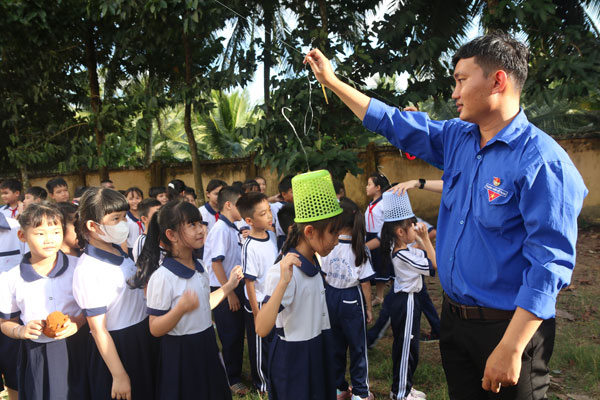 Hoạt động vui chơi, giải trí góp phần giúp trẻ em phát triển toàn diện cả về thể chất lẫn tinh thần.

