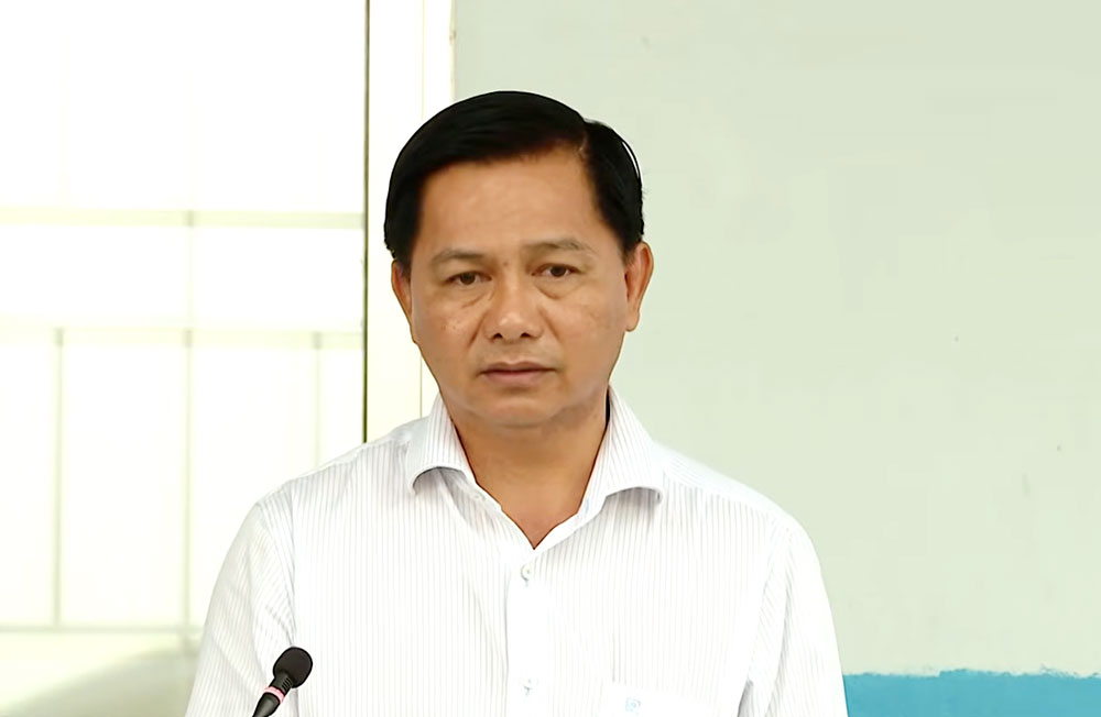 Đồng chí Trần Văn Lâu - Ủy viên Ban Chấp hành Trung ương Đảng, Bí thư Tỉnh ủy phát biểu tại buổi đối thoại.