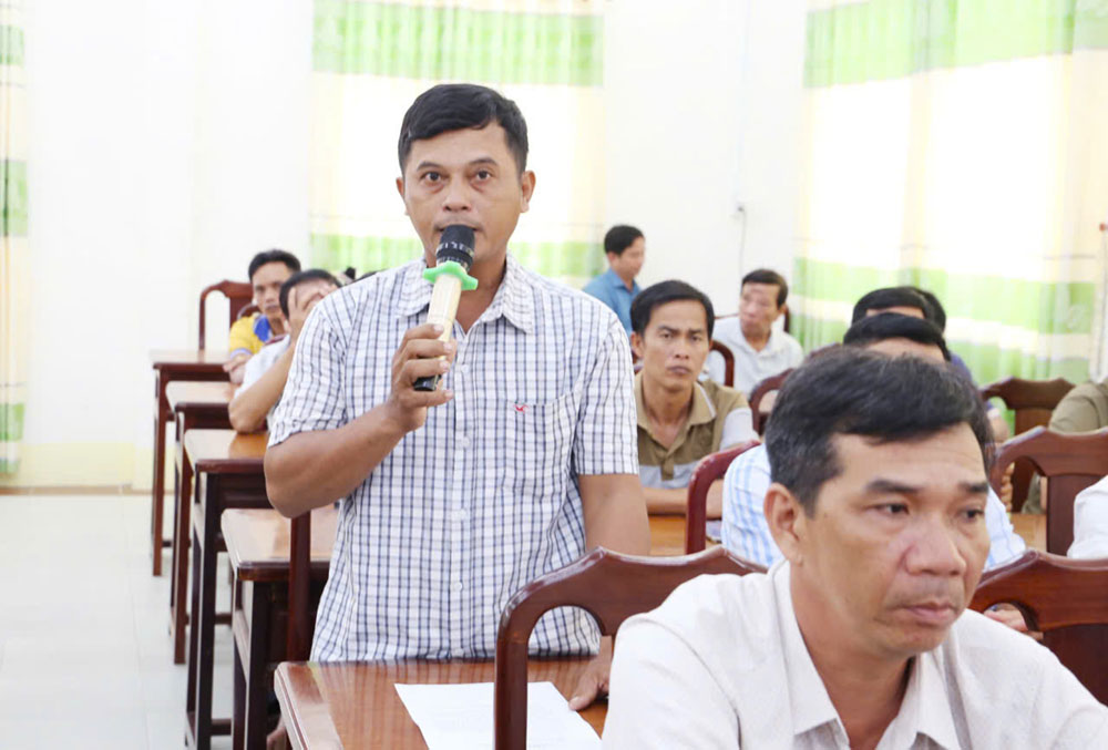 Cử tri Thạch Thi- ấp Xoài Xiêm kiến nghị nâng kinh phí hỗ trợ nhà cho hộ khó khăn về nhà ở.