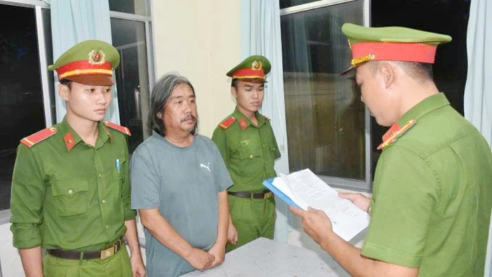 Khởi tố, bắt tạm giam đối tượng phóng hỏa làm 2 người tử vong tại xã Bình Đại