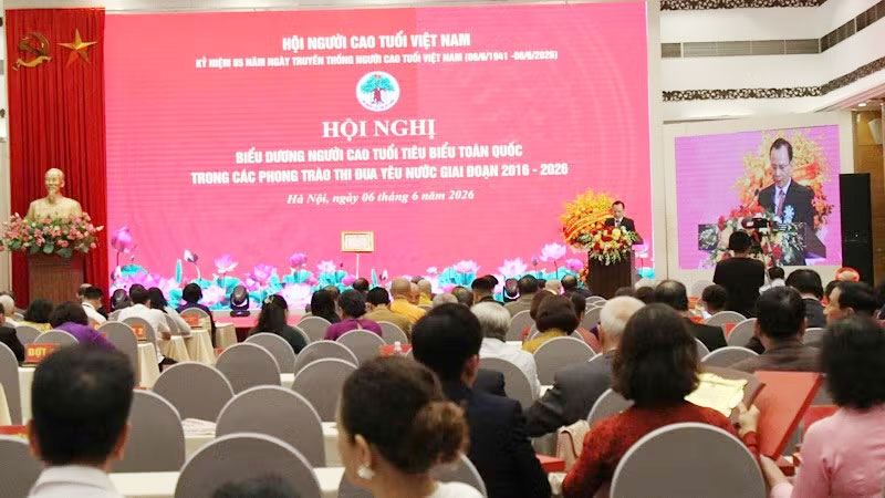 Toàn cảnh Hội nghị Biểu dương người cao tuổi tiêu biểu toàn quốc trong các phong trào thi đua yêu nước giai đoạn 2016-2026.