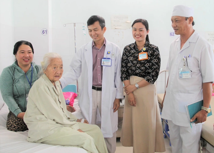 Chăm sóc toàn diện để người cao tuổi “sống vui, sống khỏe”